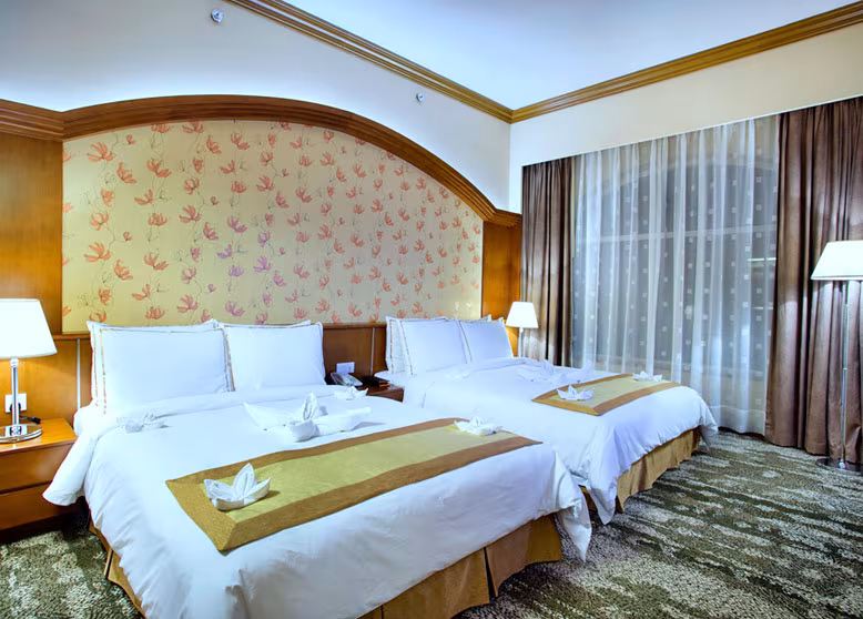 Executive Suite Queen